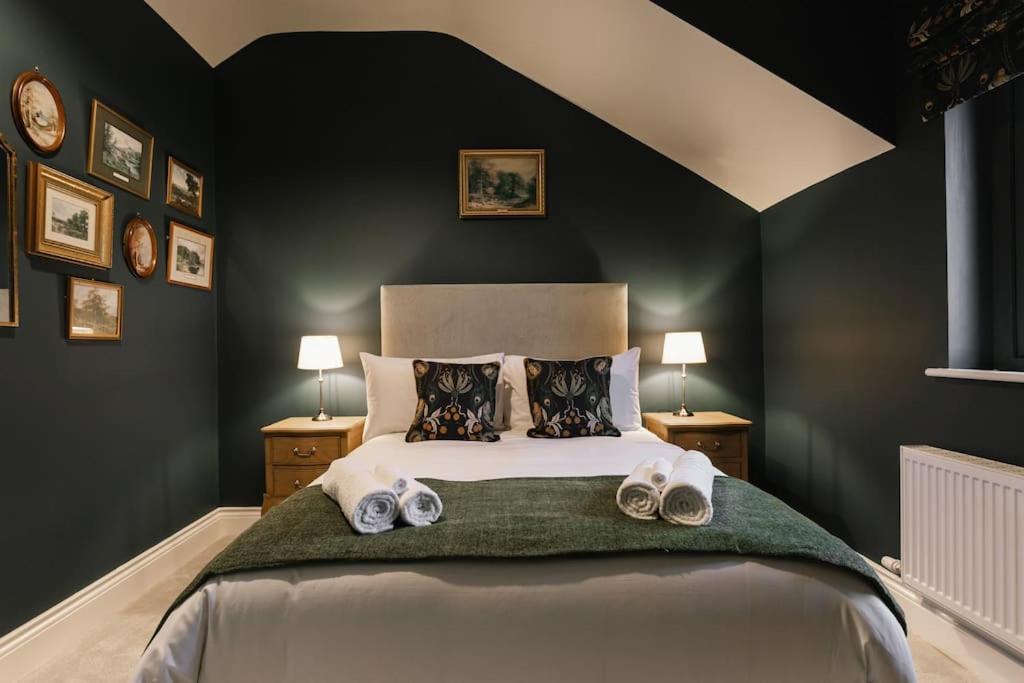 One The Stables At Corrstown Village Portrush Extérieur photo